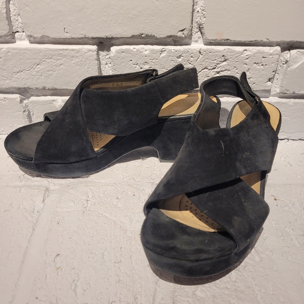 Clarks Shoes - Picture 3 of 4